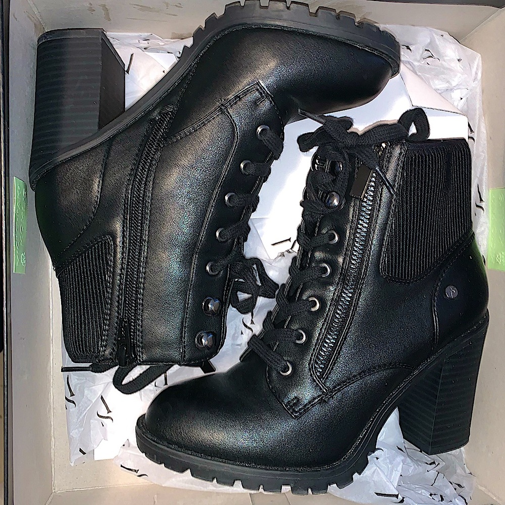 Black Vera Wang Ankle Boots